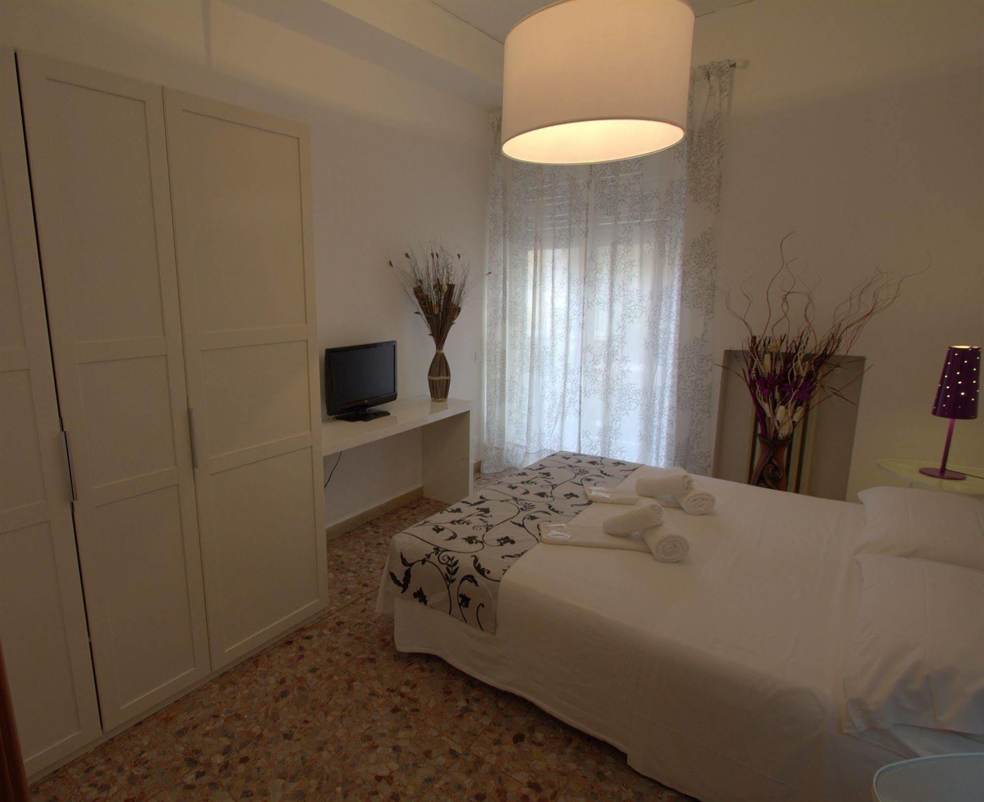 Forever Rooms Verona Exteriör bild